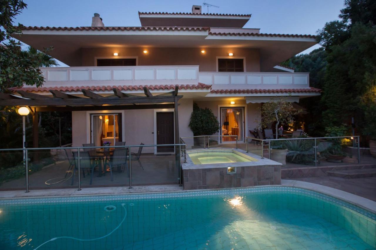 Exceptional Villa In Voula Near The Sea Афины Экстерьер фото
