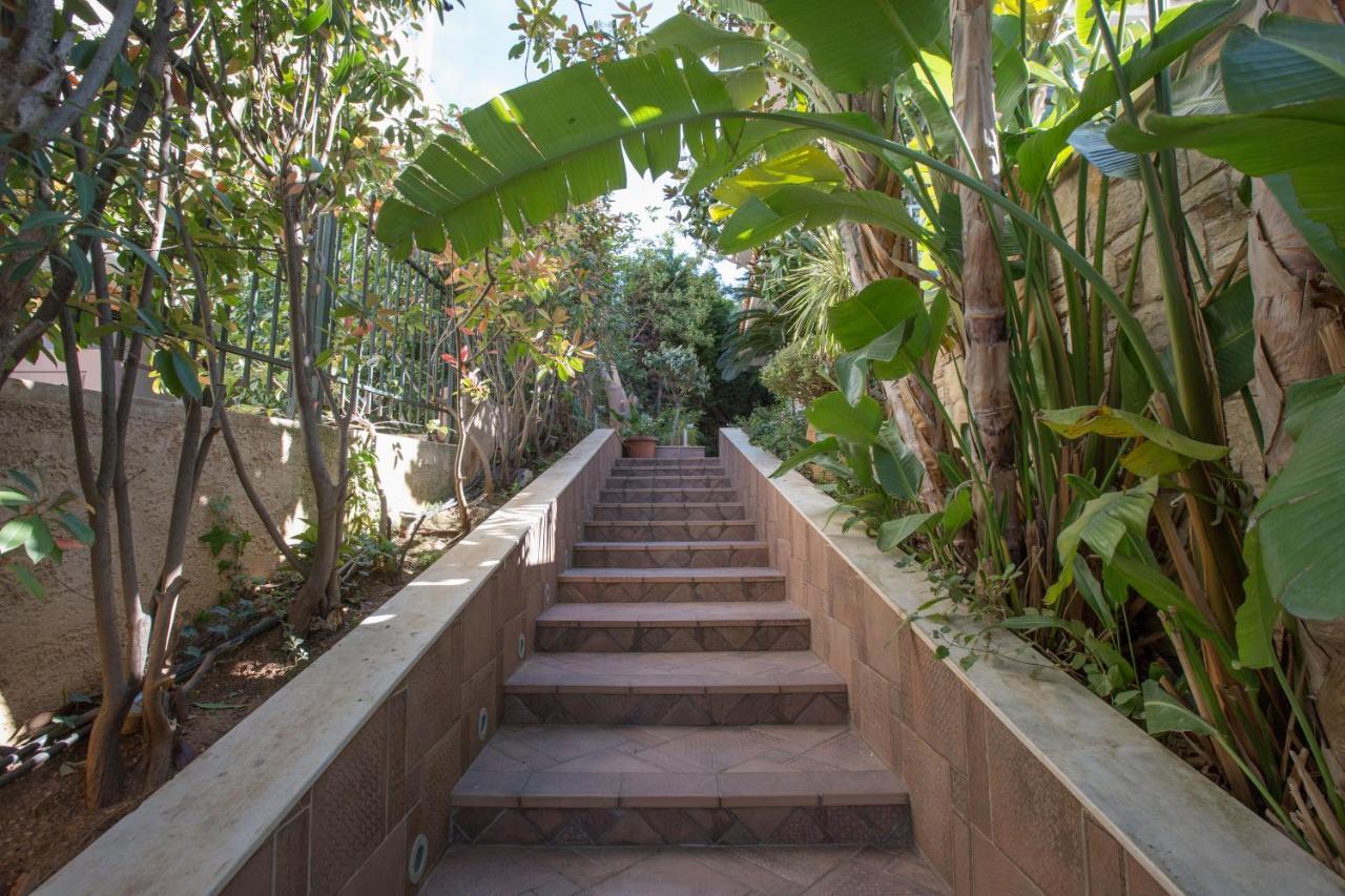 Exceptional Villa In Voula Near The Sea Афины Экстерьер фото