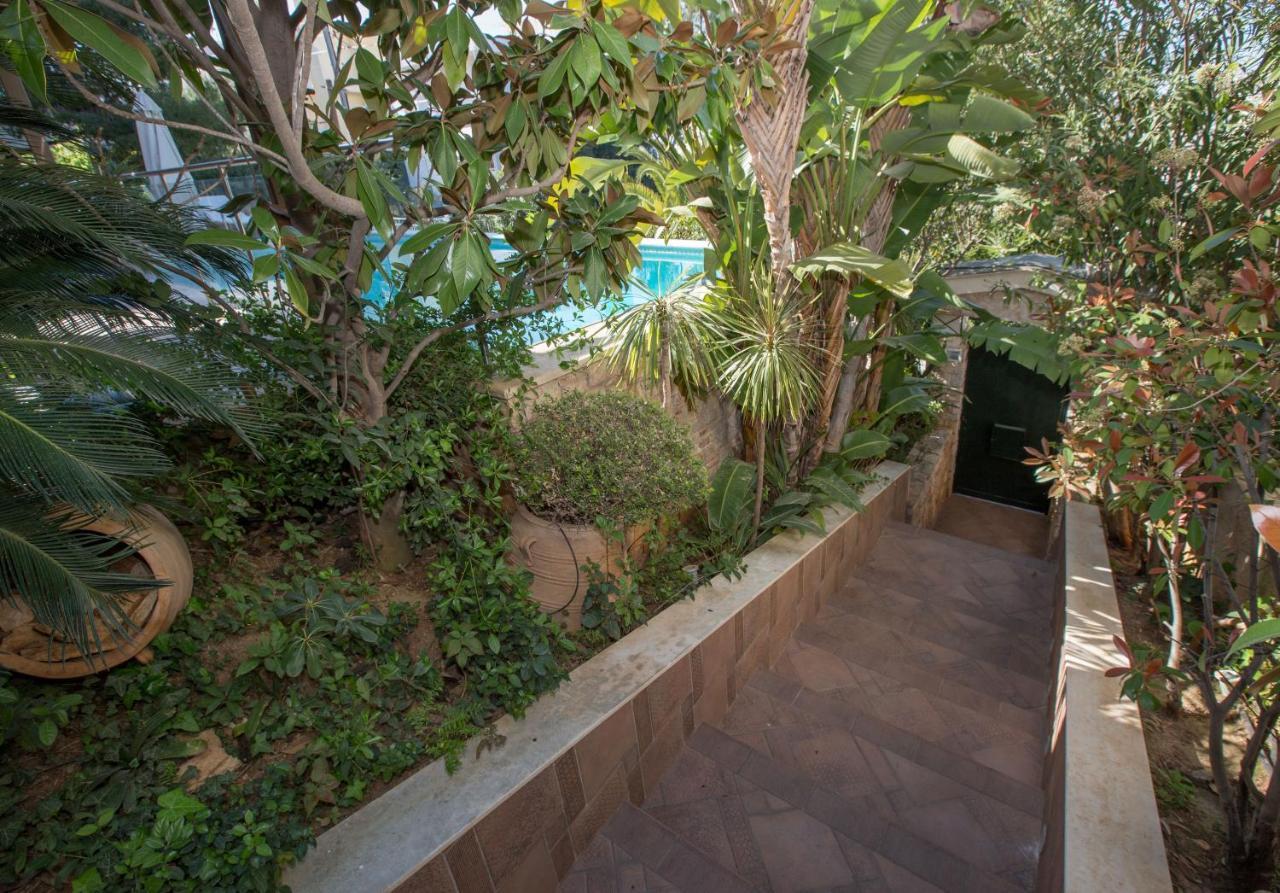 Exceptional Villa In Voula Near The Sea Афины Экстерьер фото